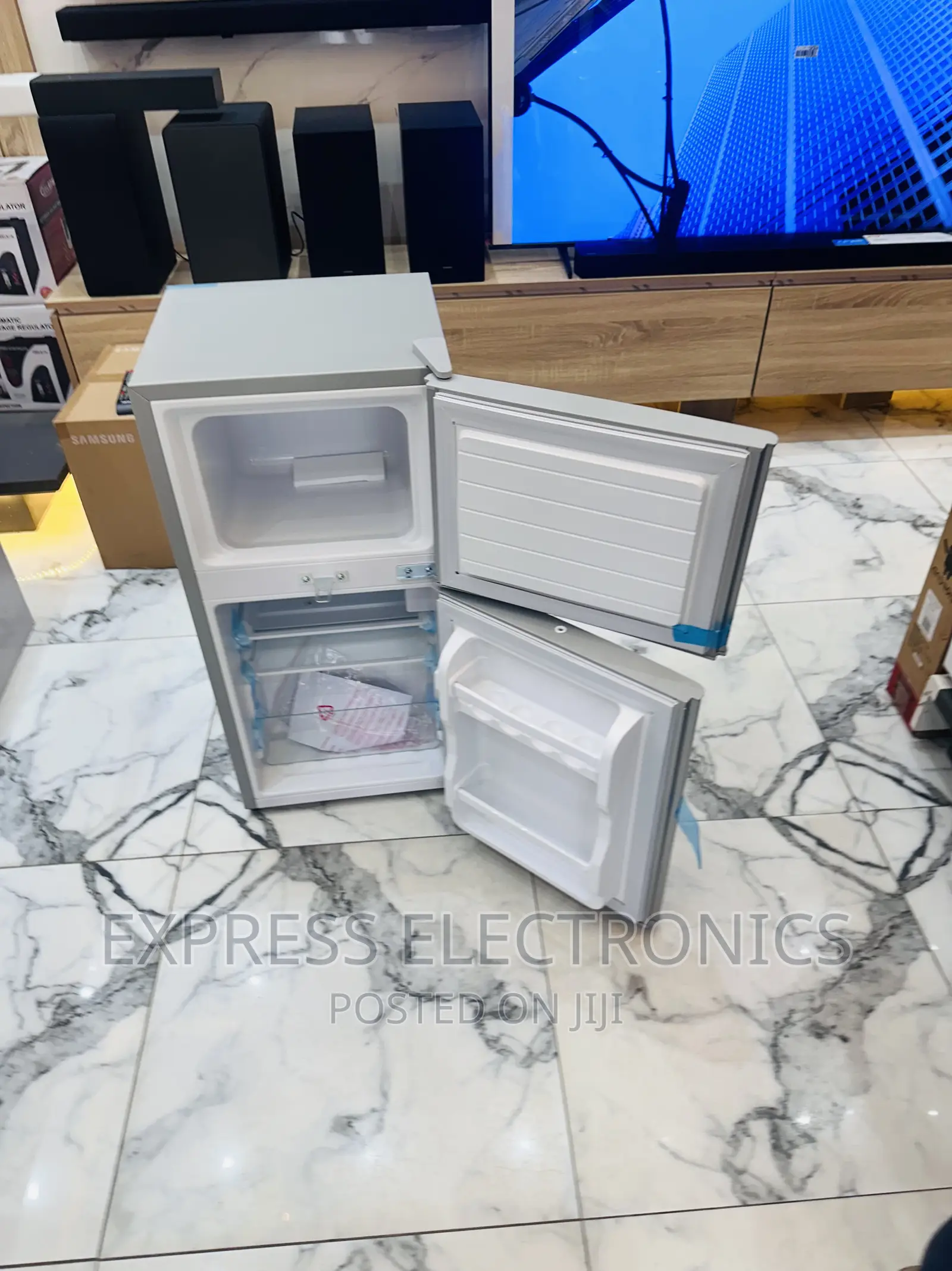 Manual Defrost Sleek Grey Color Table Top Fridge Nasco