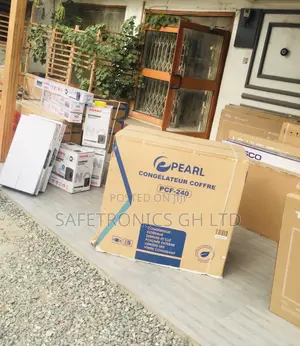 Chestfreezer Electric 200 Liters Singledoor Pearl PCF-240