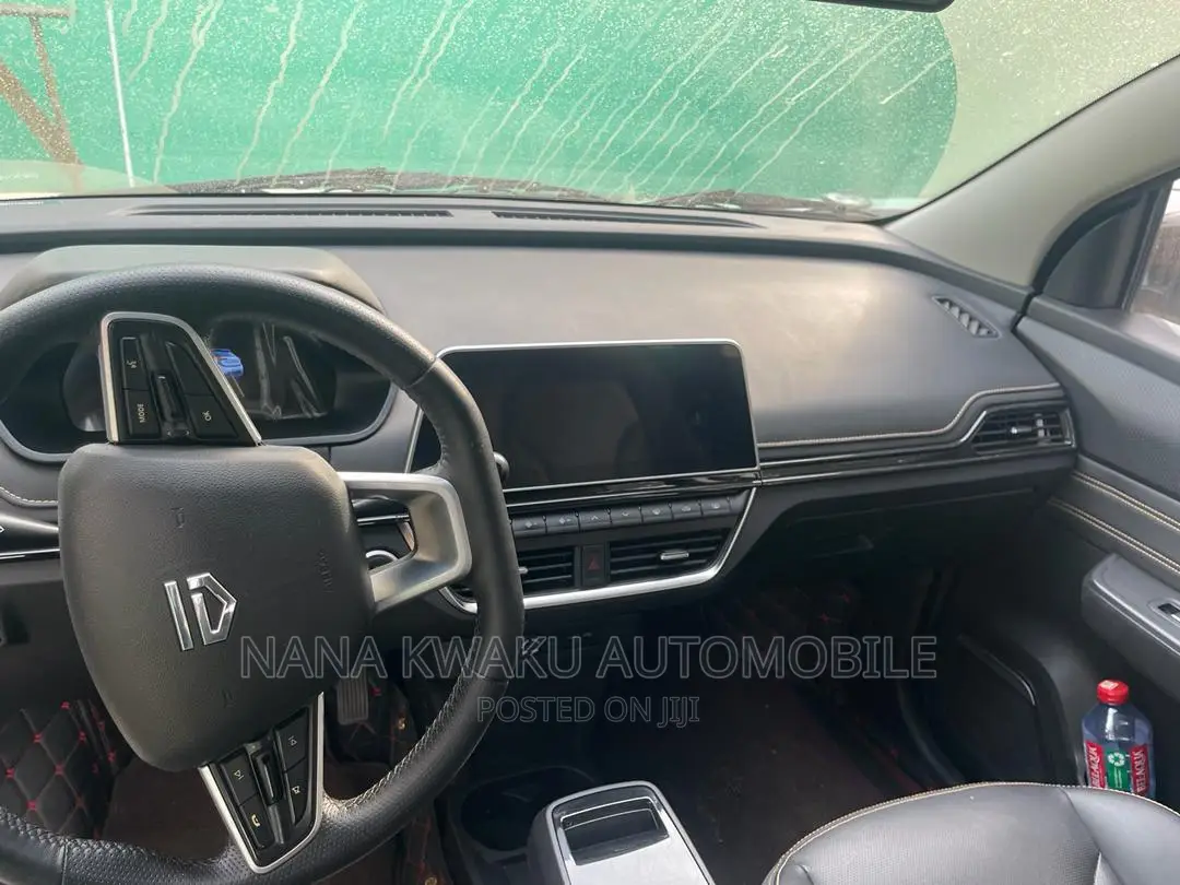 Car 2018 White