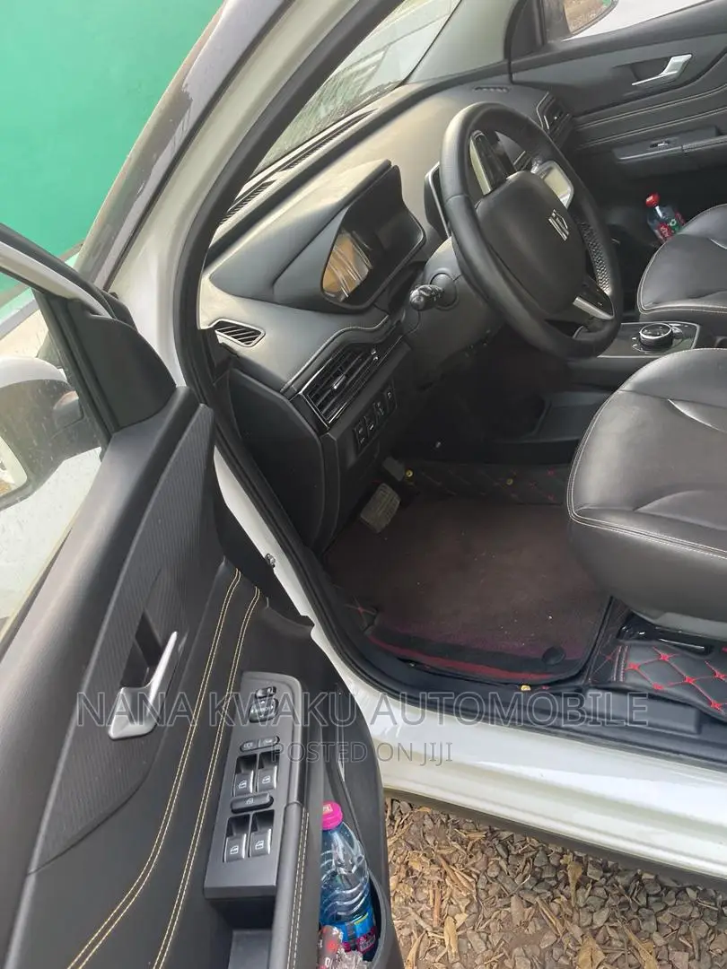 Car 2018 White