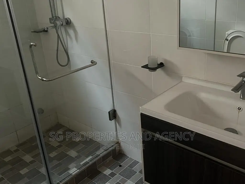 3bdrm House in Spintex Road for rent