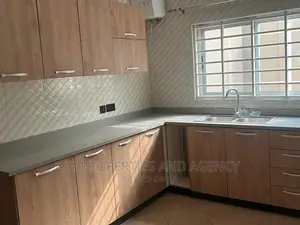 3bdrm House in Spintex Road for rent