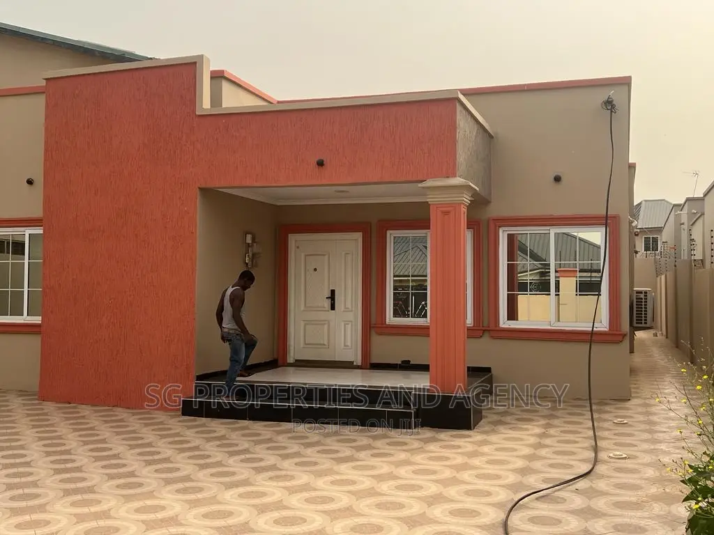 3bdrm House in Spintex Road for rent