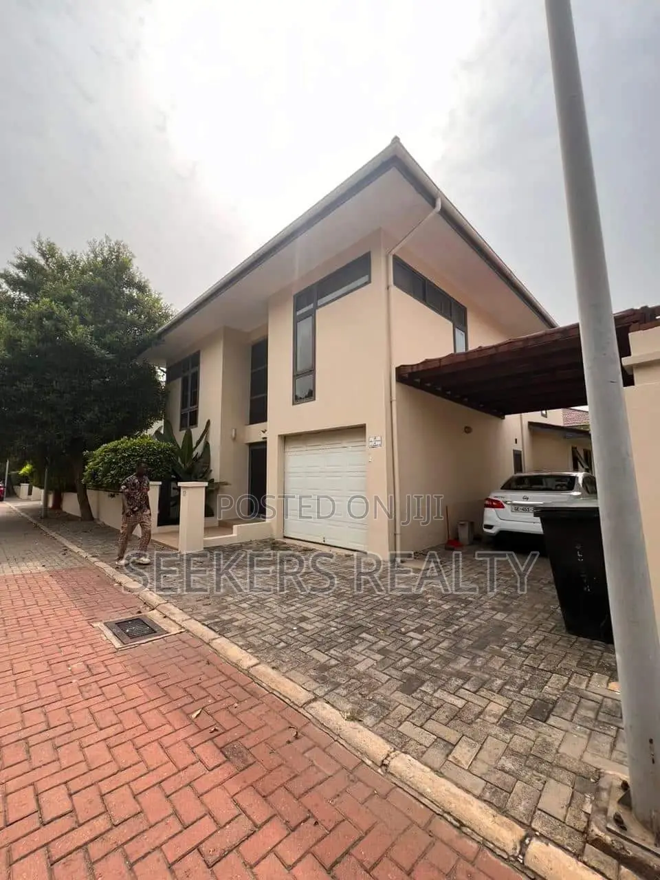 3bdrm Townhouse / Terrace in Seekers Realty, Cantonments for rent