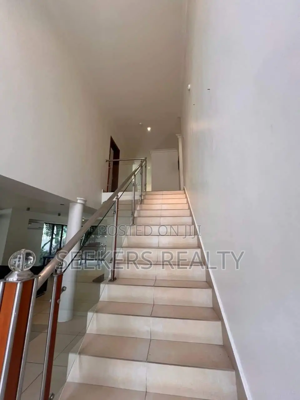 3bdrm Townhouse / Terrace in Seekers Realty, Cantonments for rent