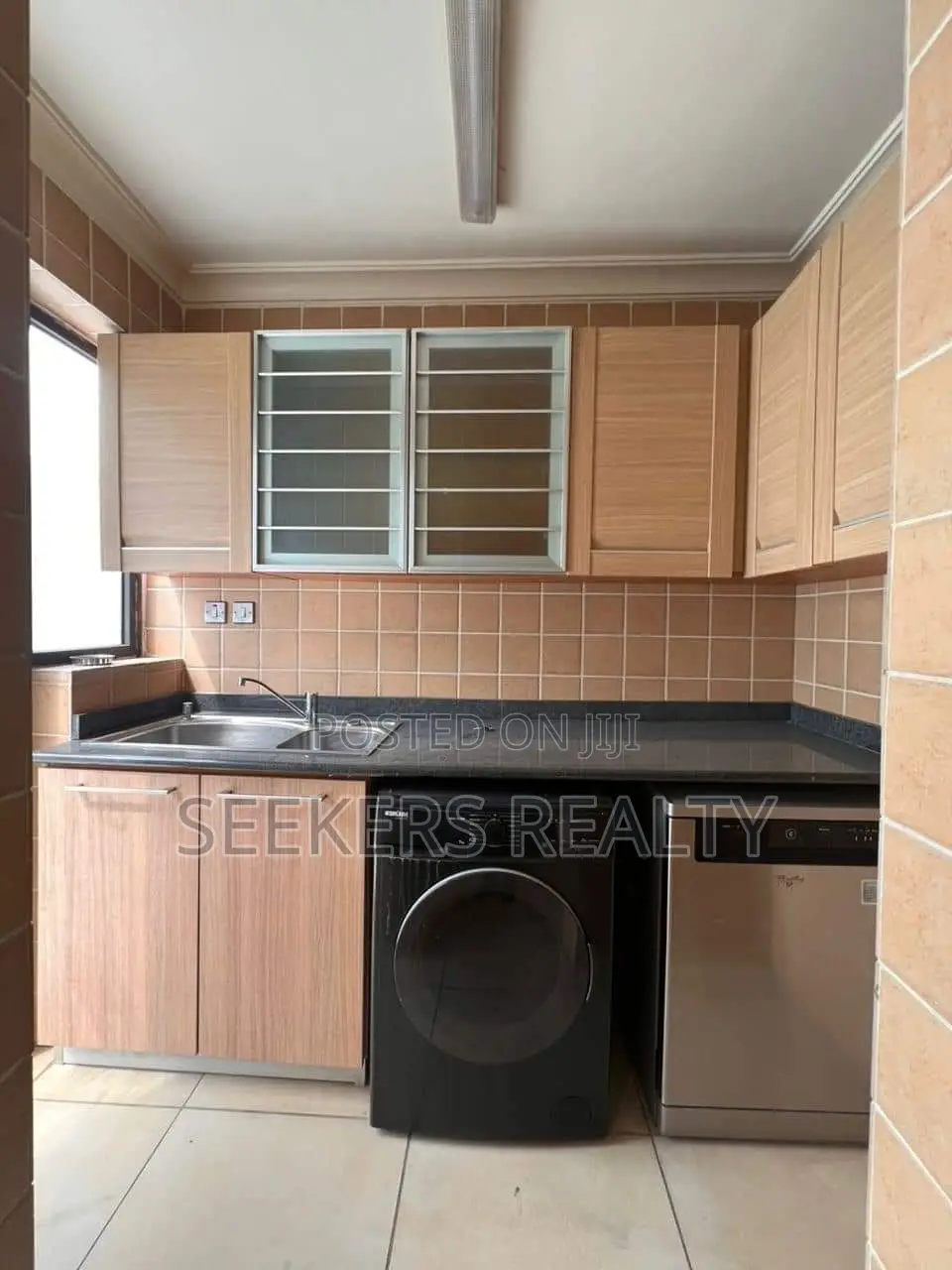 3bdrm Townhouse / Terrace in Seekers Realty, Cantonments for rent