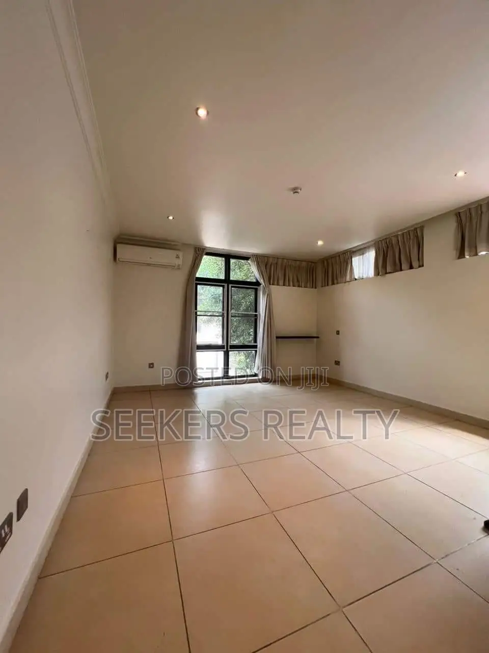 3bdrm Townhouse / Terrace in Seekers Realty, Cantonments for rent