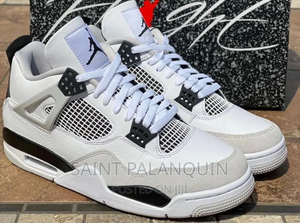 Air Jordan 4 Sneaker