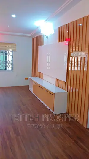 TV Unit and TV Mount