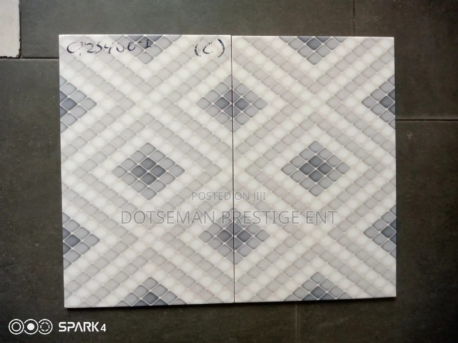 Wall 25 X 40 Tiles