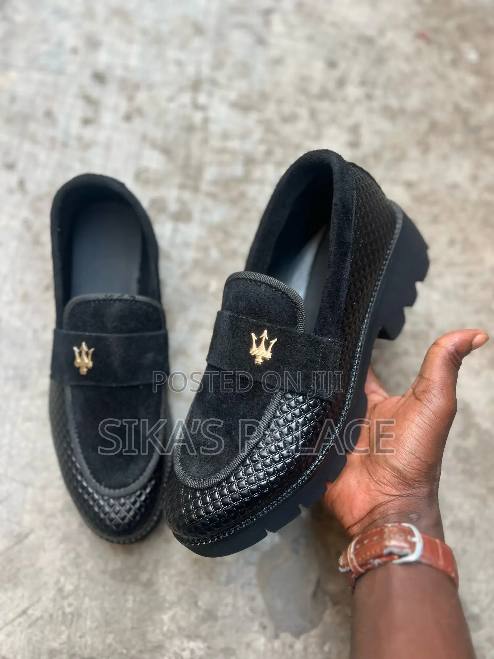 Black Shoe