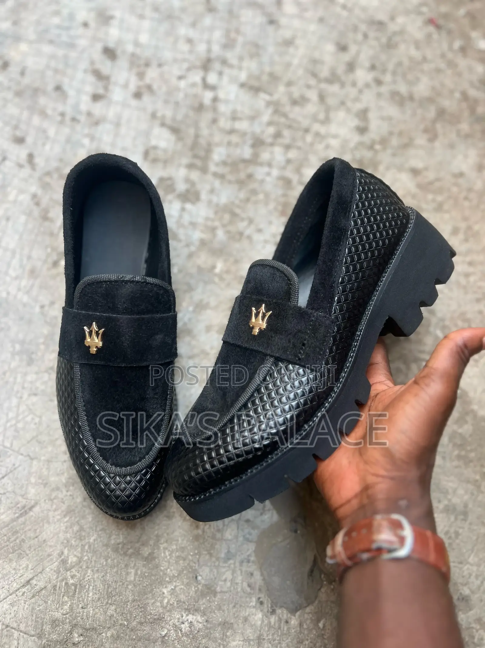 Black Shoe