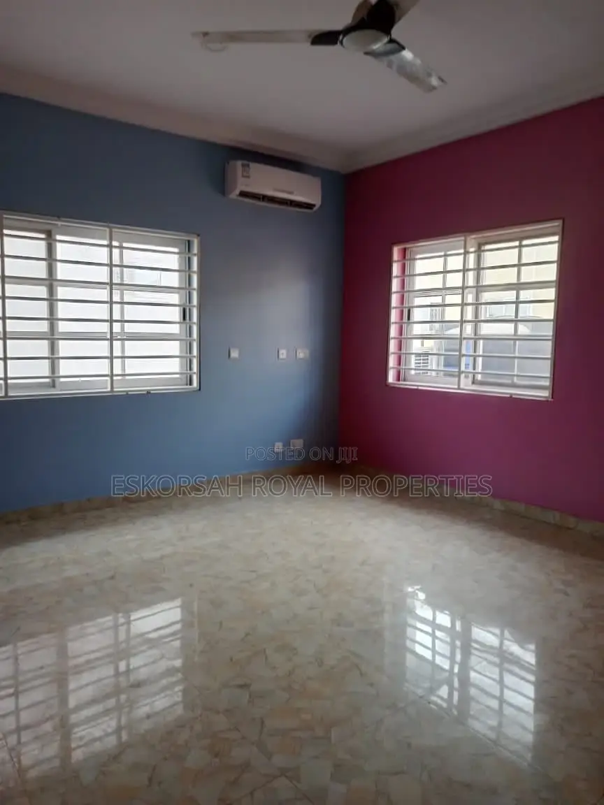 5bdrm House in West Trasacco, Otano for rent