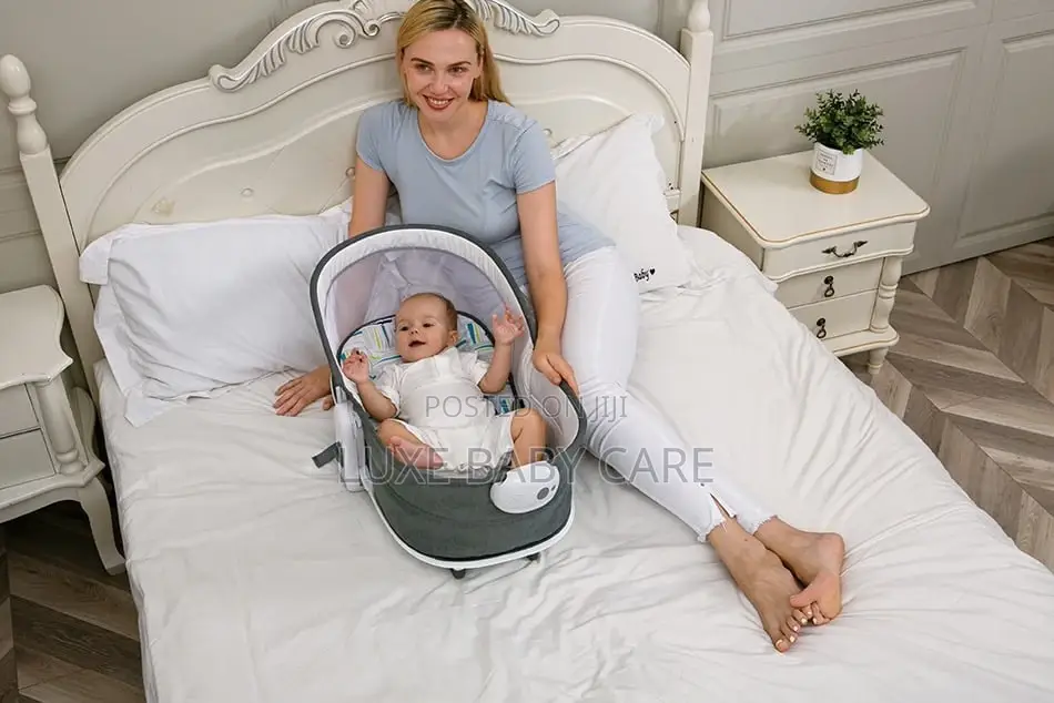 6-in-1 Rocker Bassinet / Baby Cot With Music (Mastela)