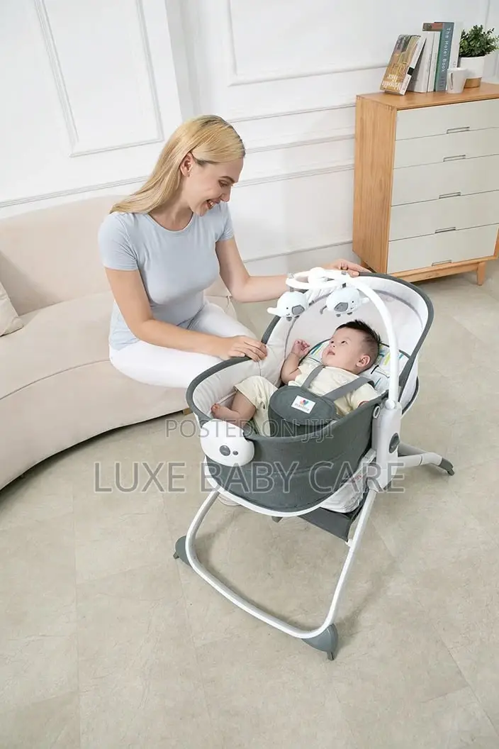 6-in-1 Rocker Bassinet / Baby Cot With Music (Mastela)