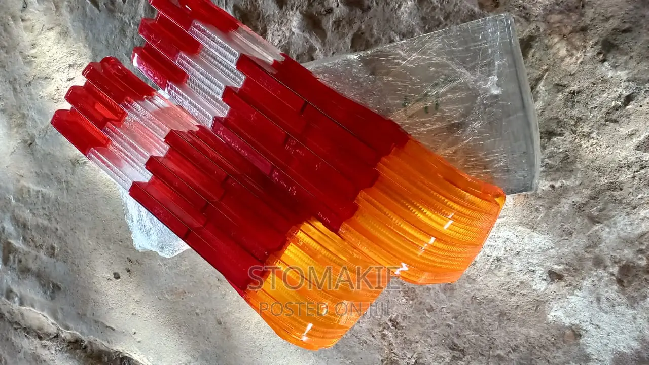 W123 Taillight Lens