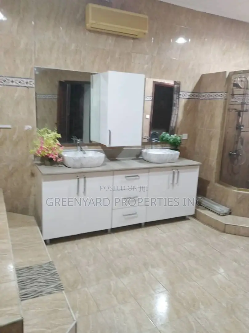 6bdrm House in East Legon for sale