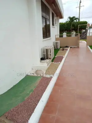 6bdrm House in East Legon for sale