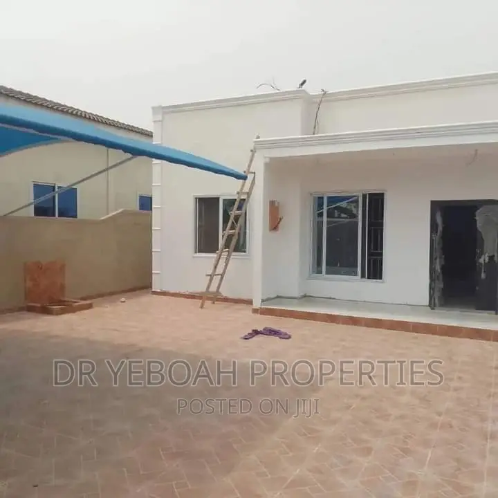 3bdrm House in Spintex:- 3 Bedrooms for sale