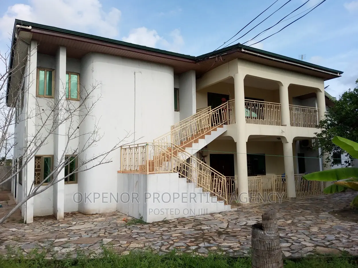 8bdrm House in Gbetsele, Tema Metropolitan for rent