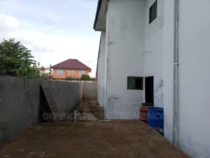 8bdrm House in Gbetsele, Tema Metropolitan for rent