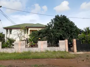 8bdrm House in Gbetsele, Tema Metropolitan for rent