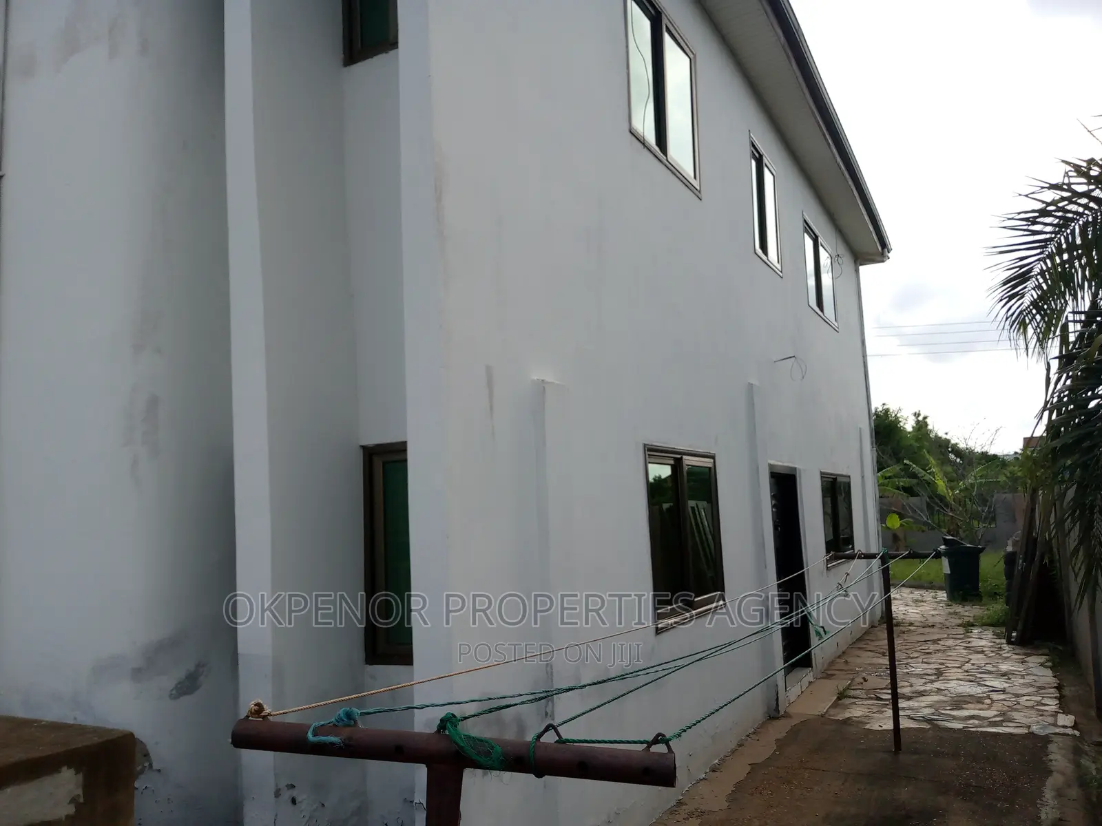 8bdrm House in Gbetsele, Tema Metropolitan for rent