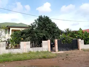 8bdrm House in Gbetsele, Tema Metropolitan for rent