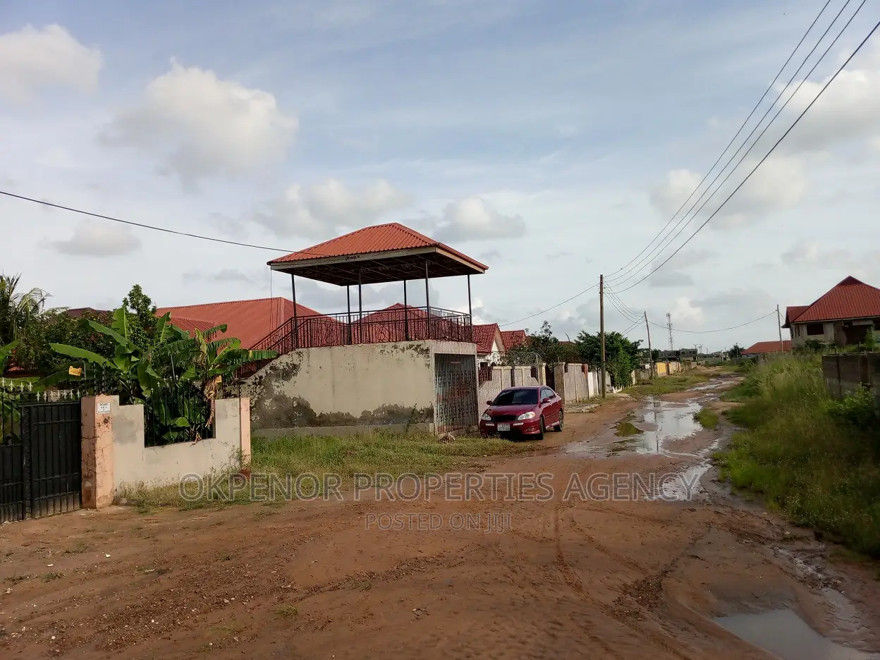 8bdrm House in Gbetsele, Tema Metropolitan for rent