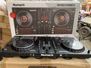 Photo - Numark Mixtrack Platinum FX Dj Controller