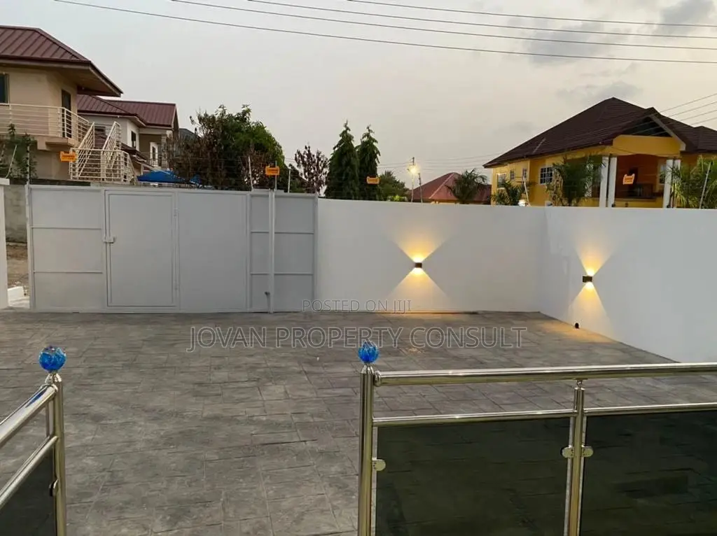 3bdrm House in Pokuase for sale