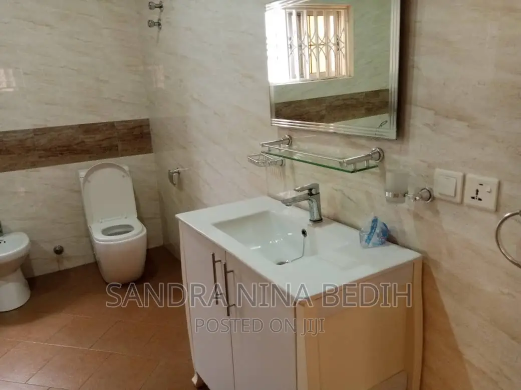4bdrm House in East Legon American for rent