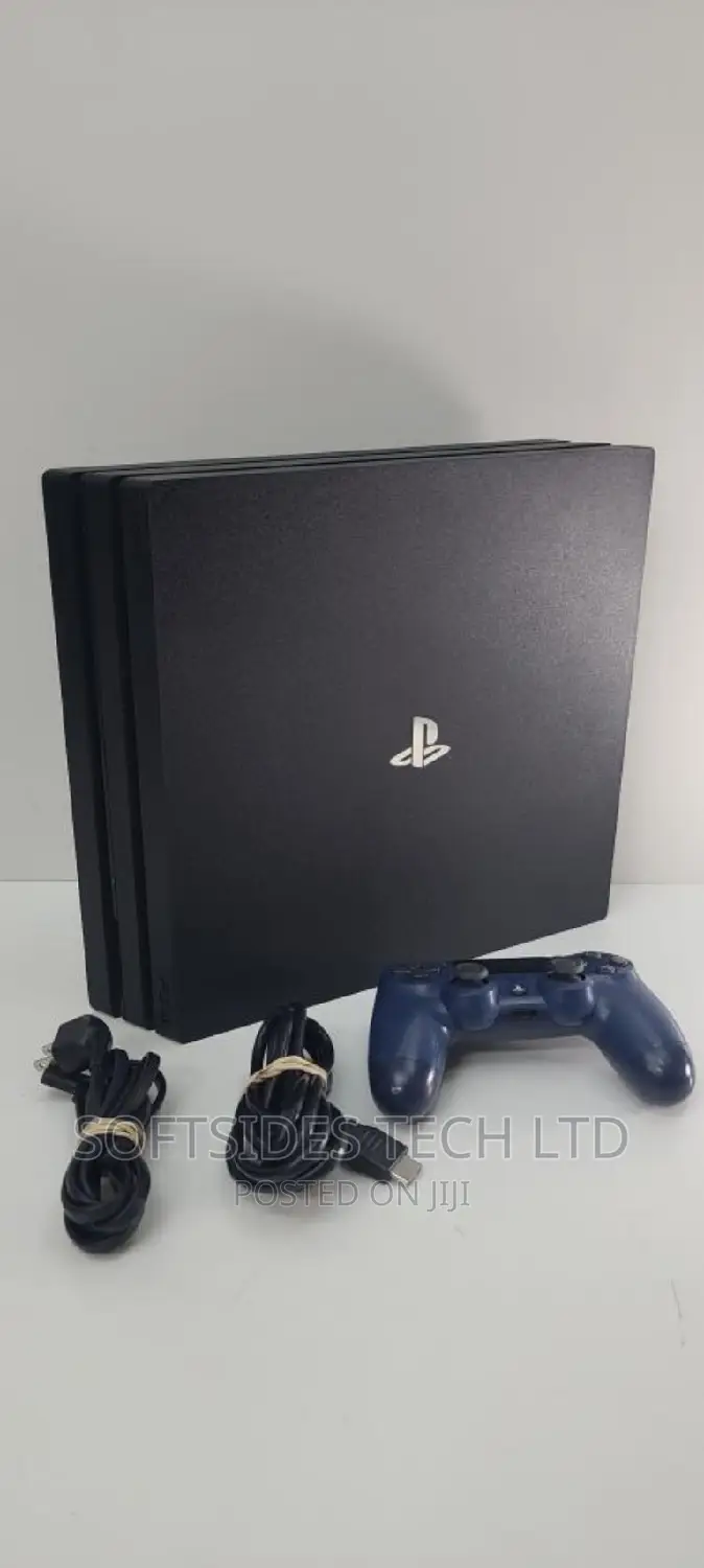 Playstation 4 Pro 1tb and Controler Hot Sale