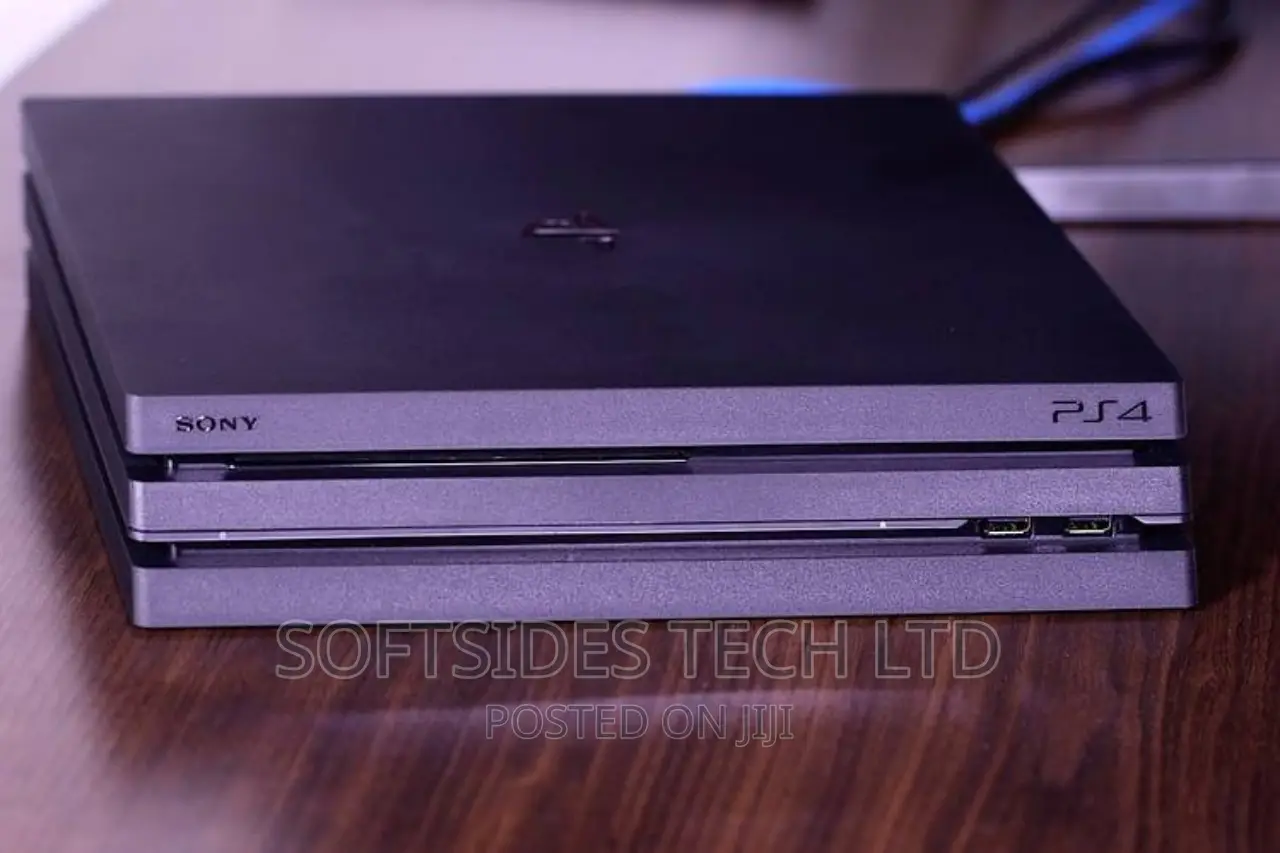 Playstation 4 Pro 1tb and Controler Hot Sale