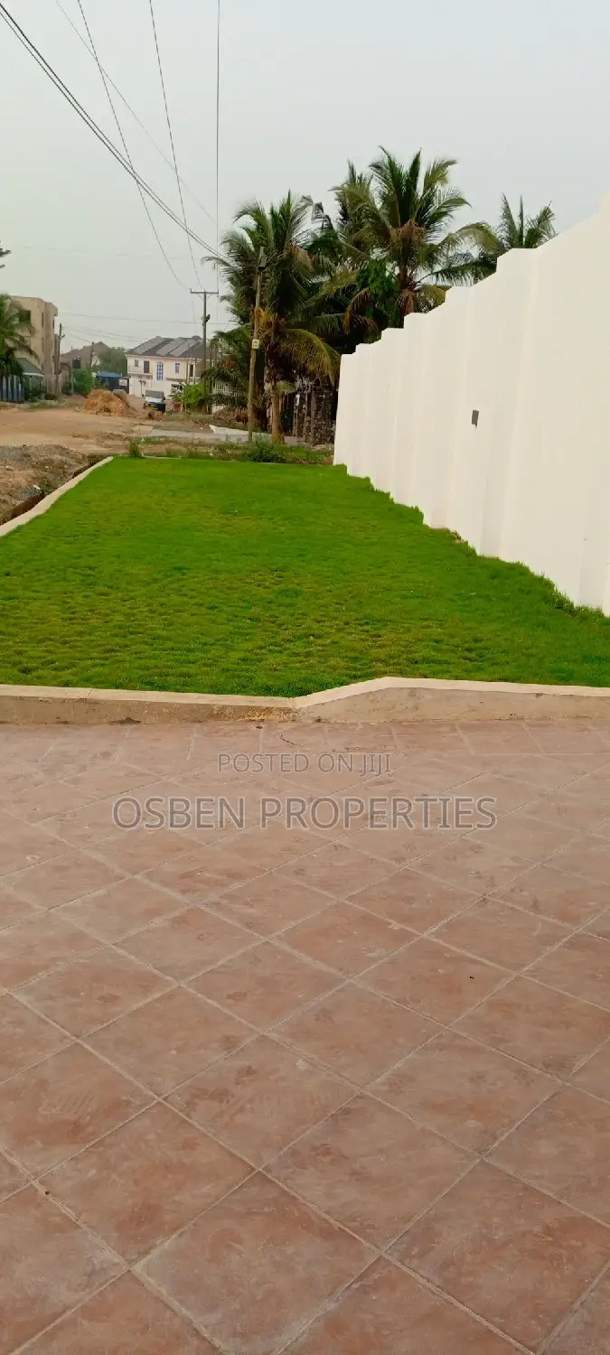 8bdrm Mansion in Pleasant Properties, Accra Metropolitan for sale