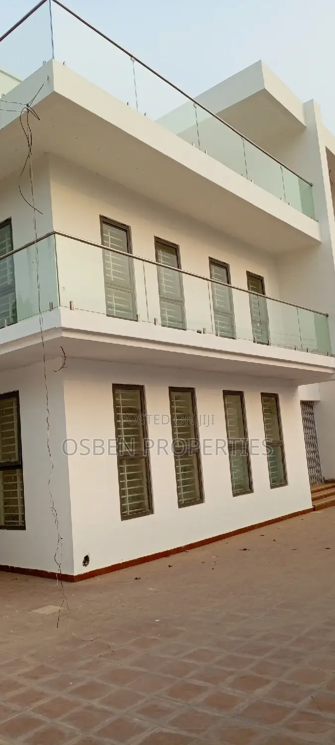 8bdrm Mansion in Pleasant Properties, Accra Metropolitan for sale