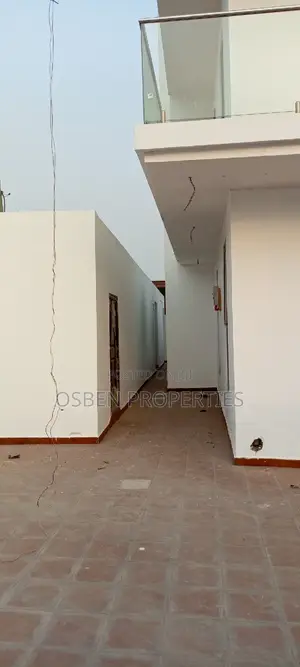 8bdrm Mansion in Pleasant Properties, Accra Metropolitan for sale