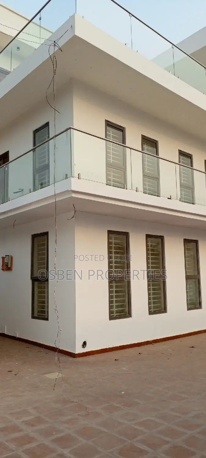 8bdrm Mansion in Pleasant Properties, Accra Metropolitan for sale