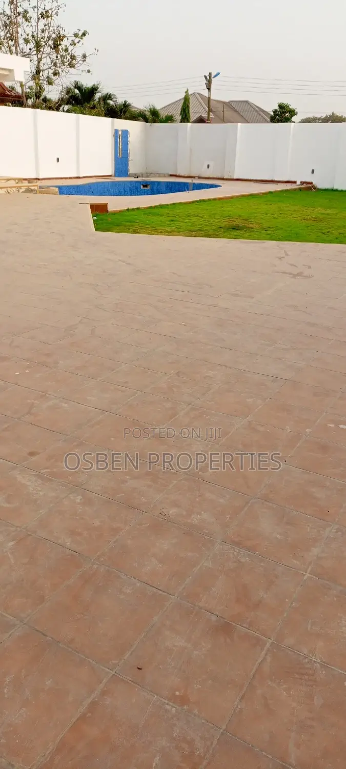 8bdrm Mansion in Pleasant Properties, Accra Metropolitan for sale