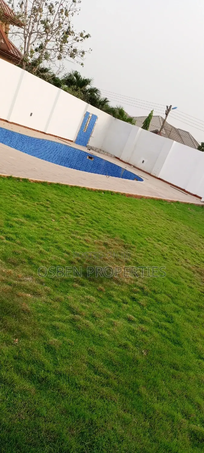 8bdrm Mansion in Pleasant Properties, Accra Metropolitan for sale