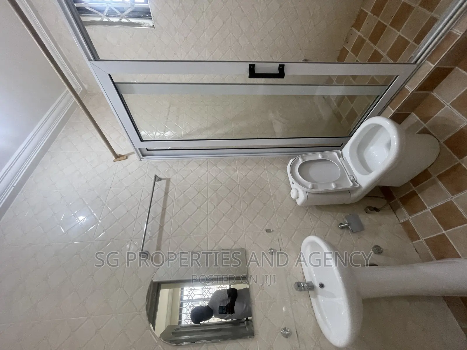 2bdrm Apartment in Lashibi, Spintex for rent