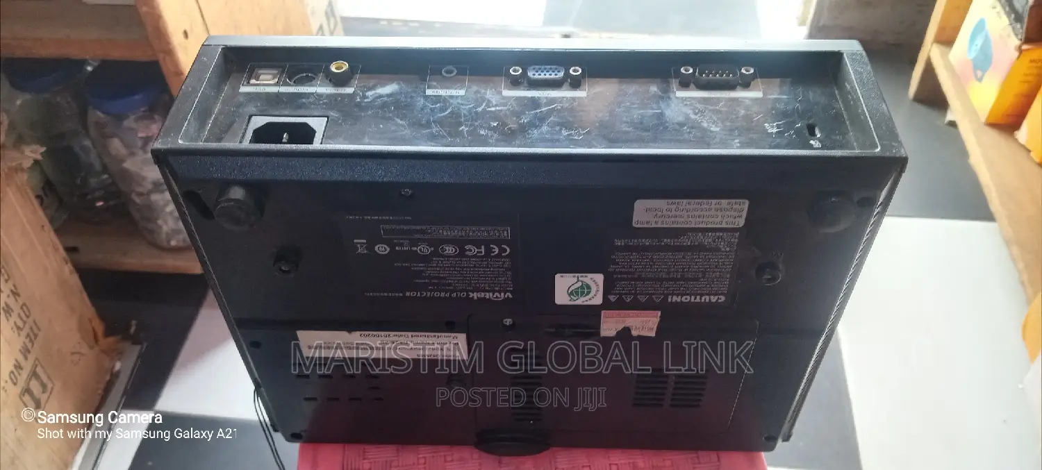 Vivitek Projector