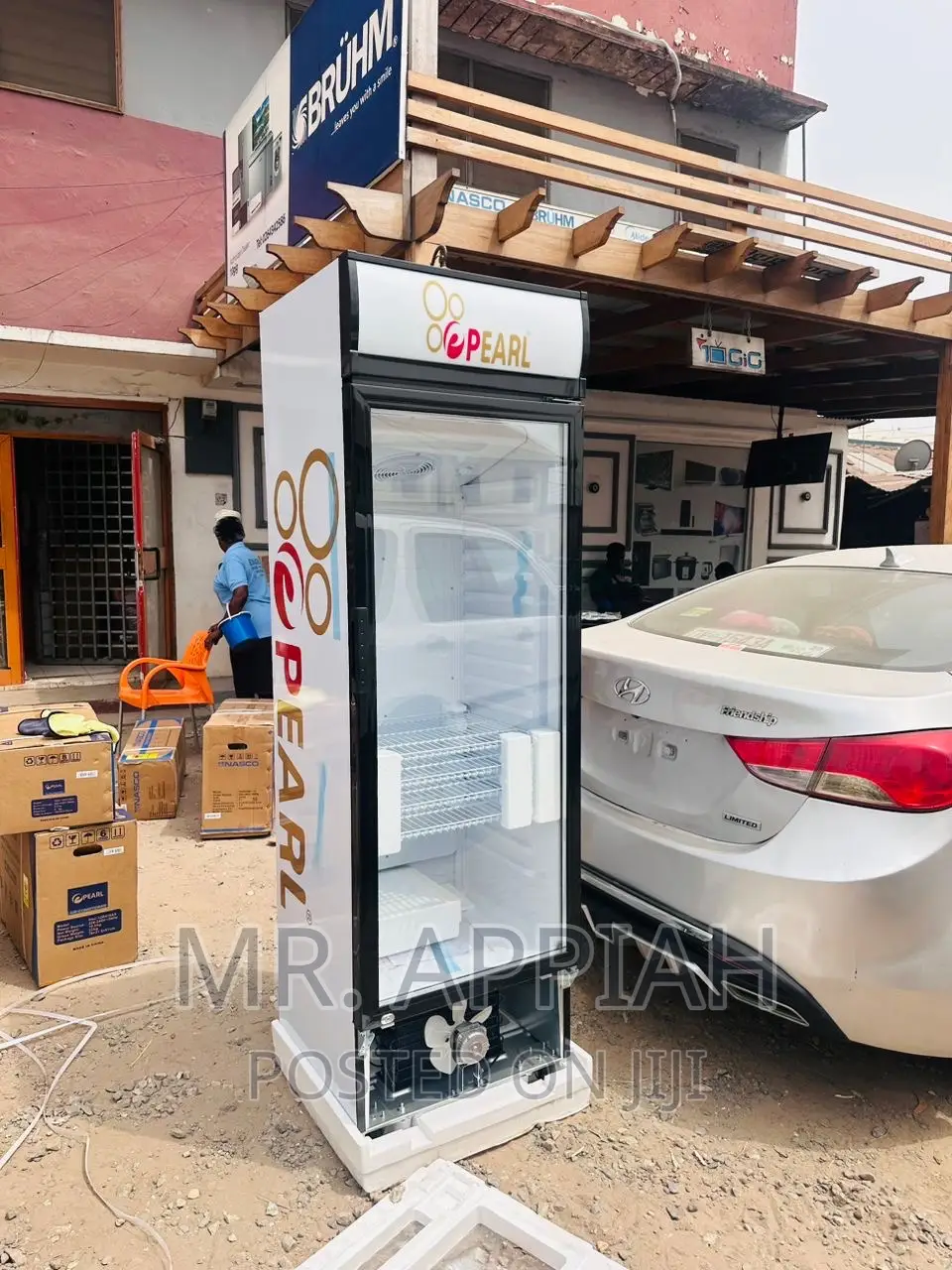 Quality Yet Affordable Pearl PVC-424 1 Door Display Fridge