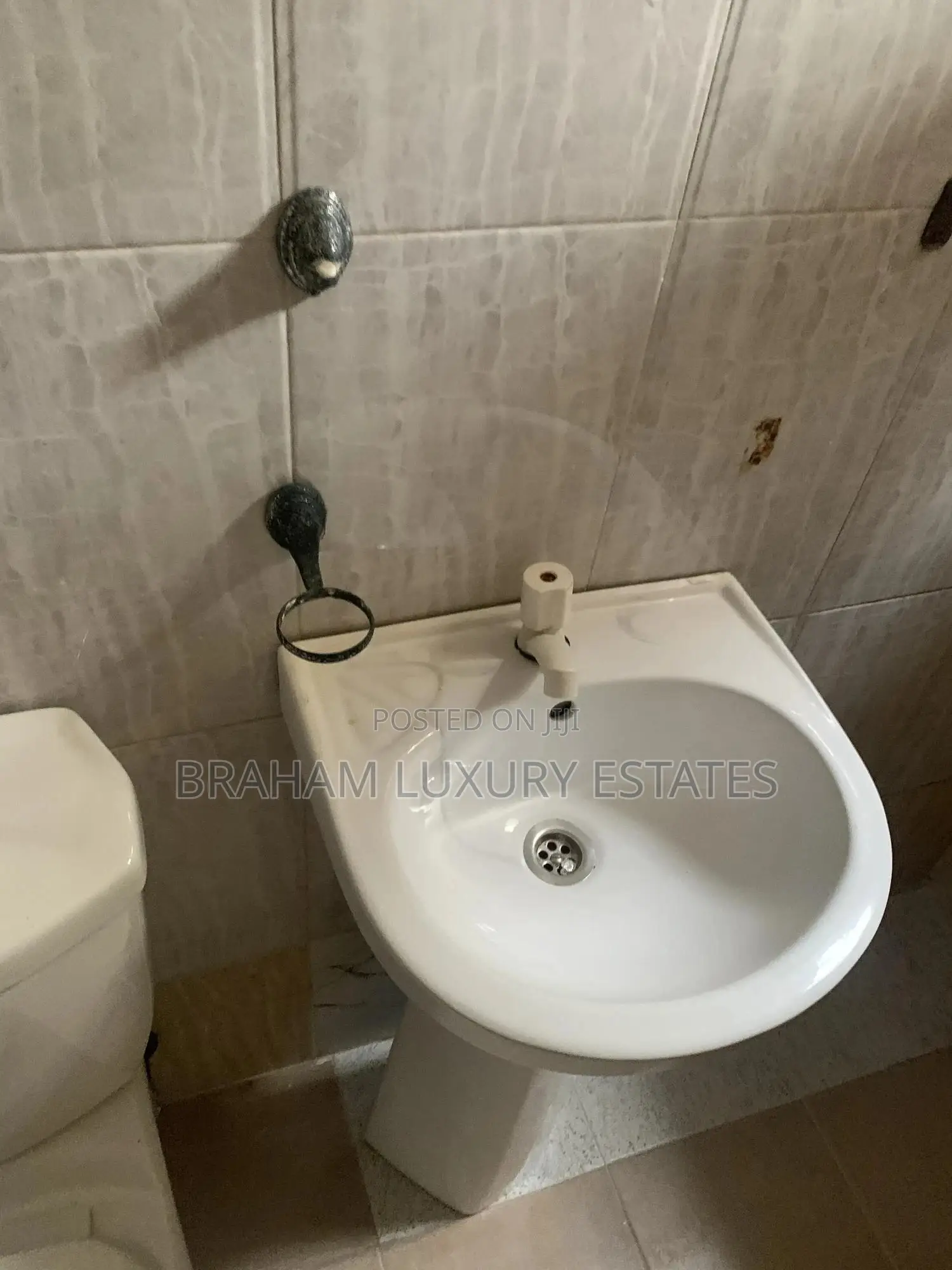 1bdrm Apartment in Nungua Maritime Area for rent