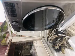 LG 15/8 Kg 5 Star Fully Automatic Front Load Washer Dryer