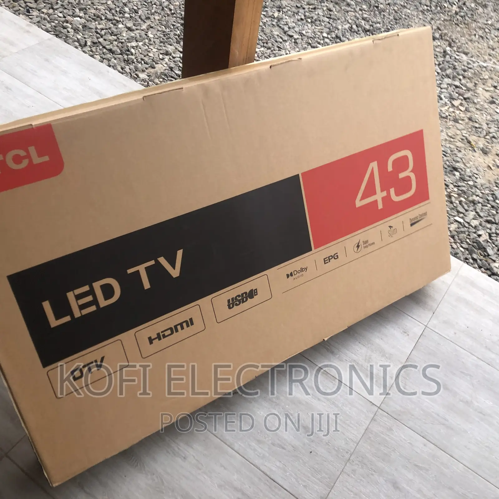TCL 43 Inch TV Digital Satellite 43D3200 With Base Stands