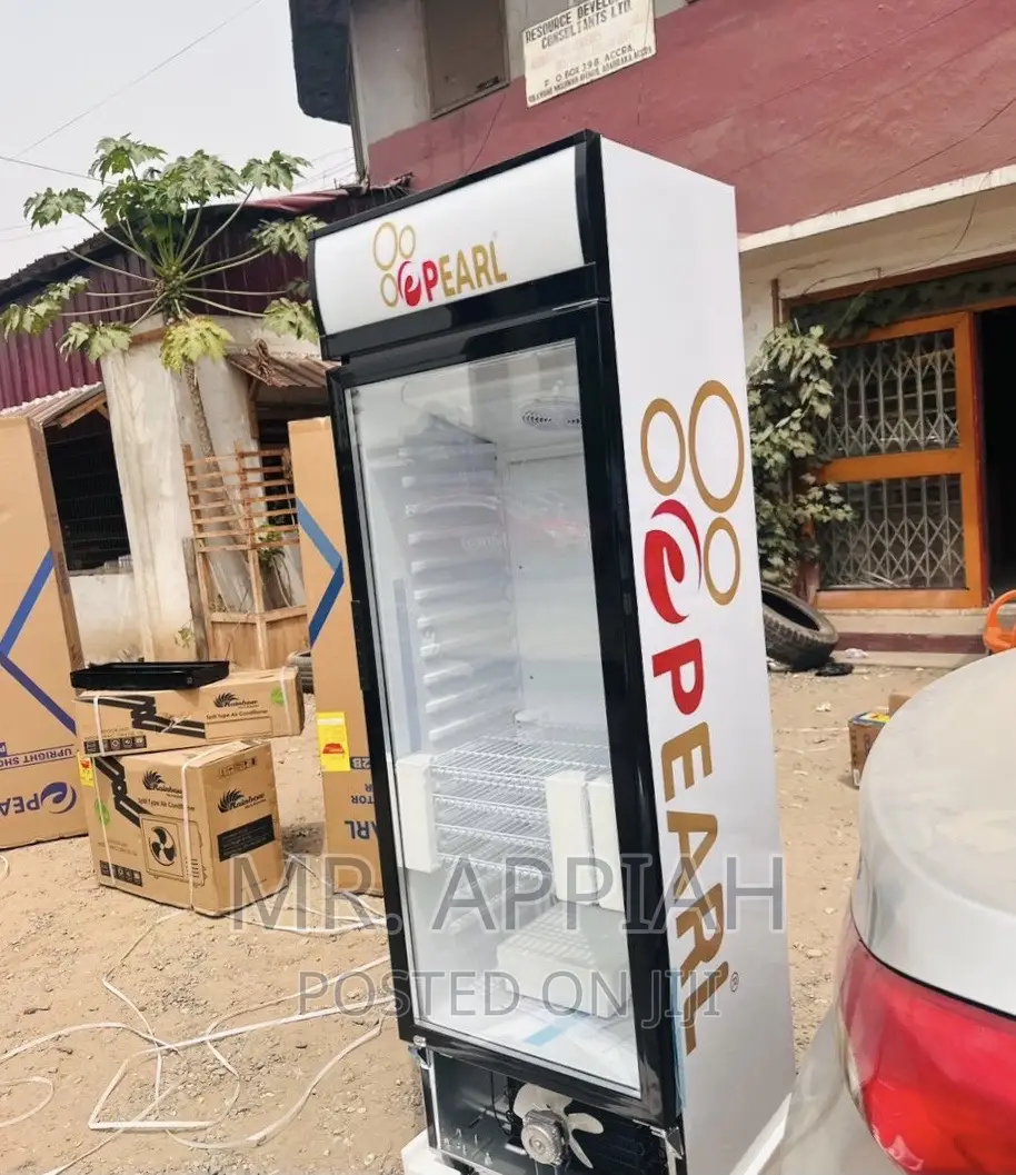 Well Design Pearl PVC-424 Single Door Beverage Cooler.