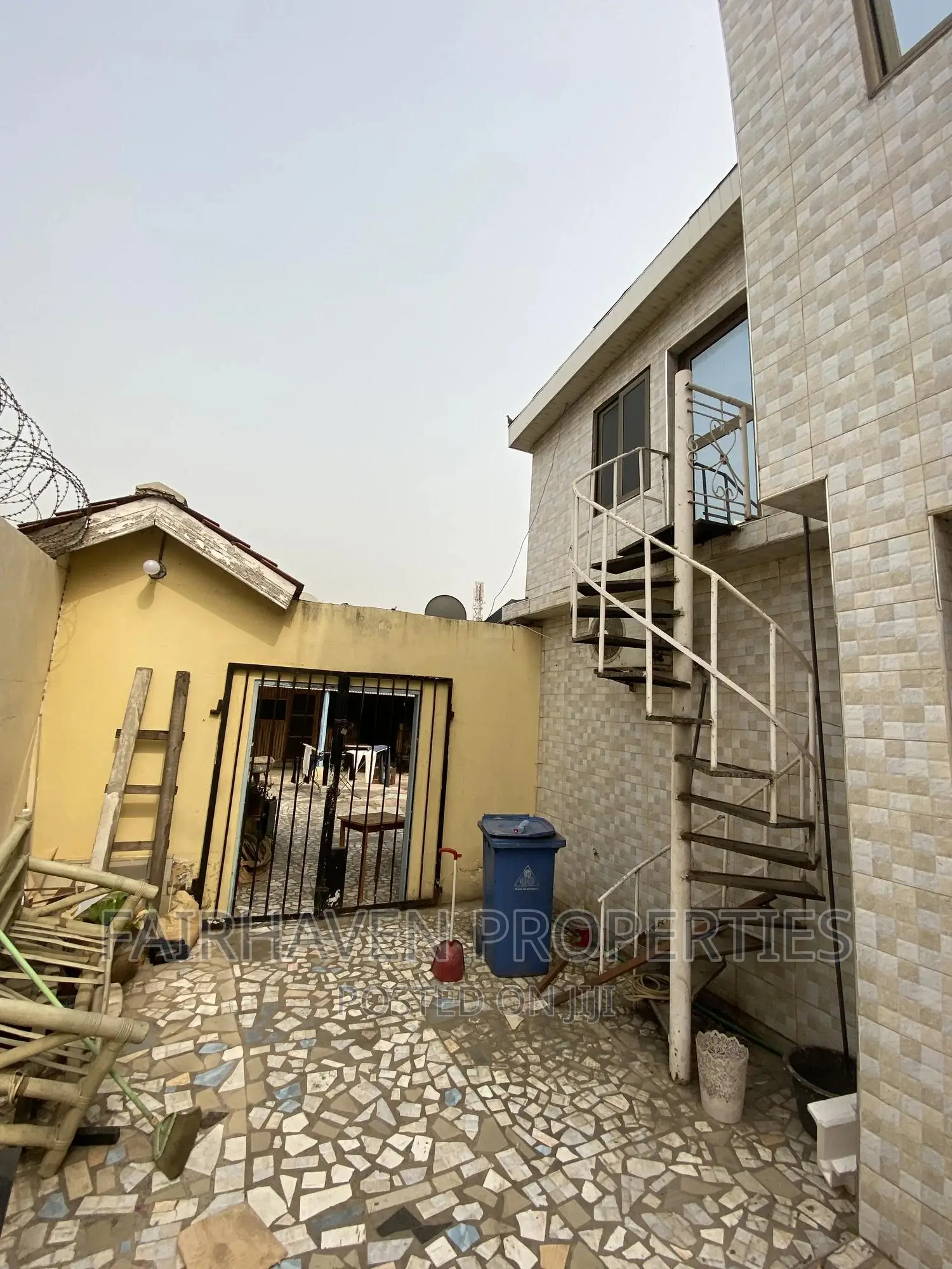 Furnished 15bdrm Block of Flats in Osu for sale