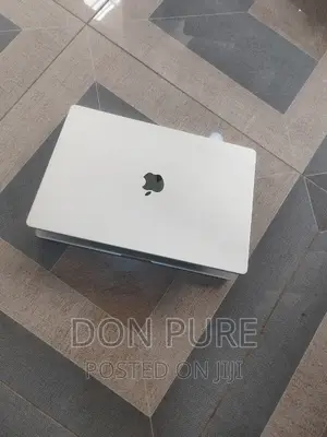 Macbook Pro M2.16inches Screen Foresale