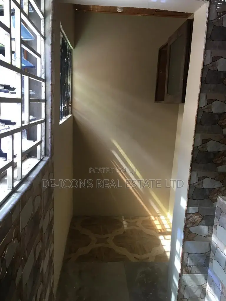2bdrm Duplex in De-Icons Real Estate, Awutu Senya East Municipal